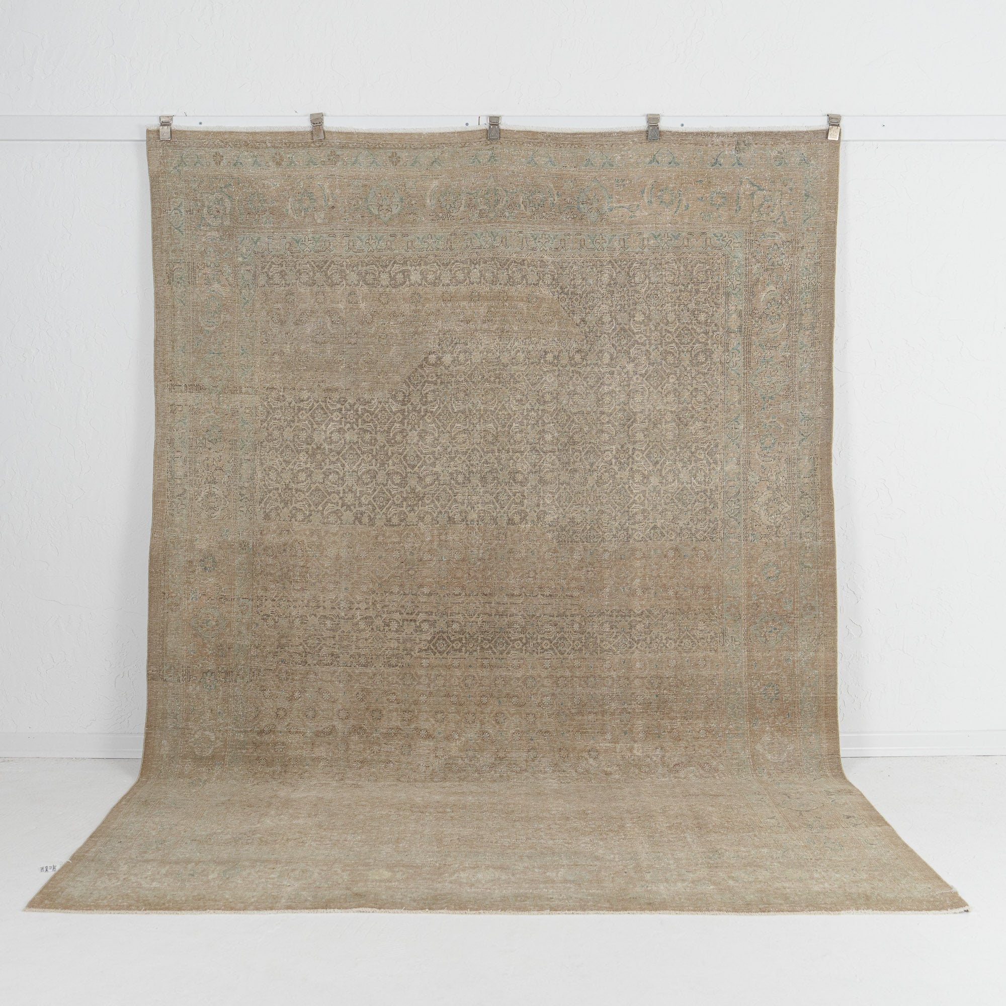 Faelina - Dining Room Rug, Authentic Oriental Design