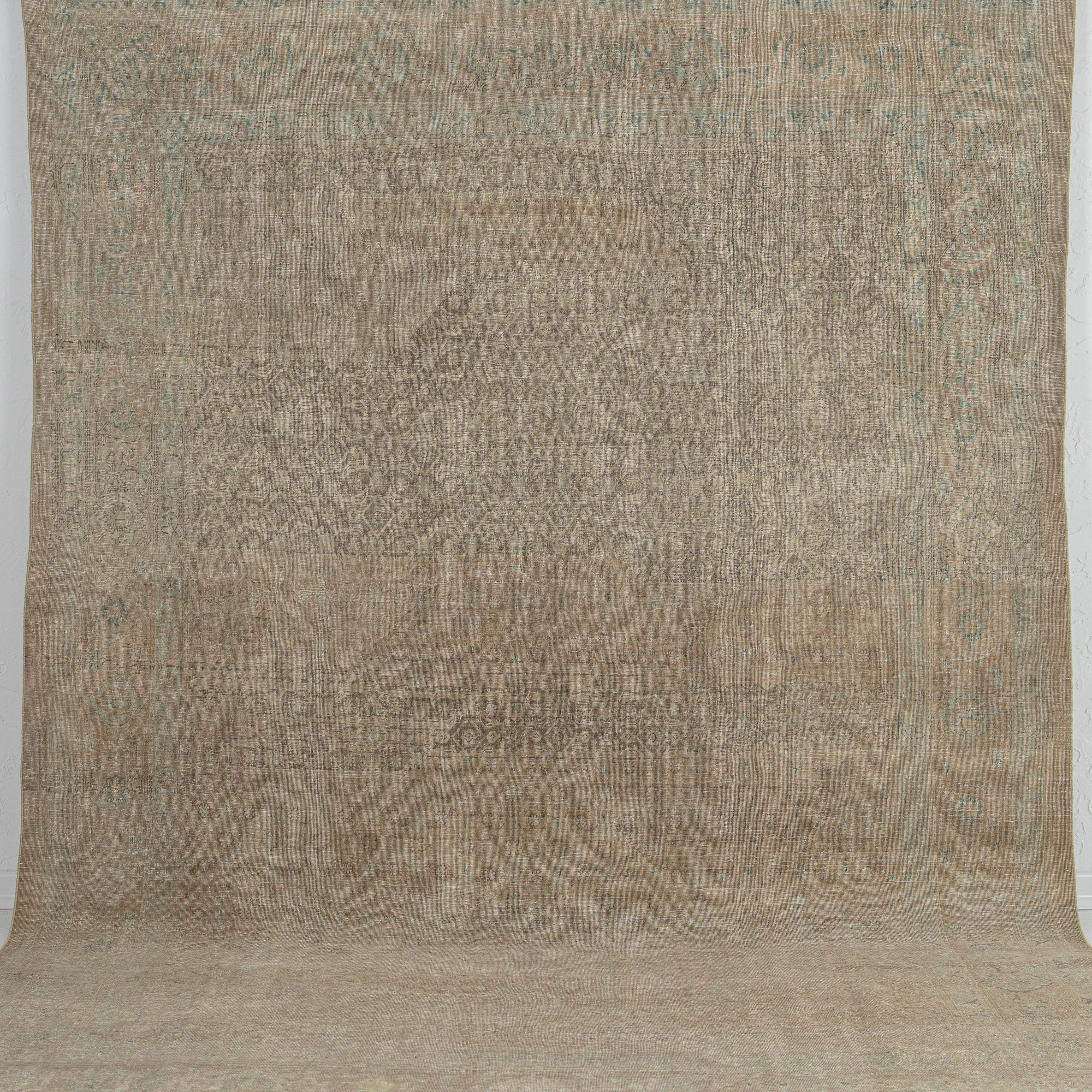 Faelina - Classic Turkish Rug, Vintage Heritage
