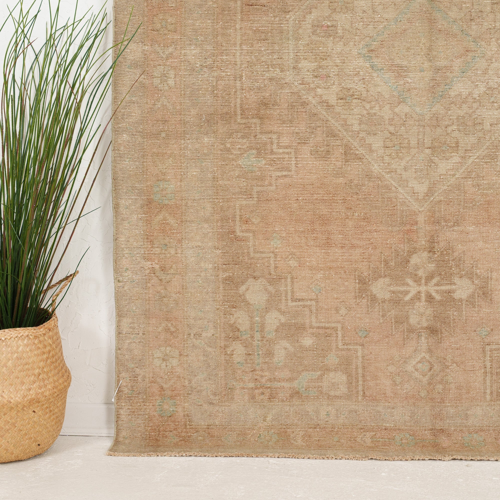 Osvinia - Vintage Persian Area Rug