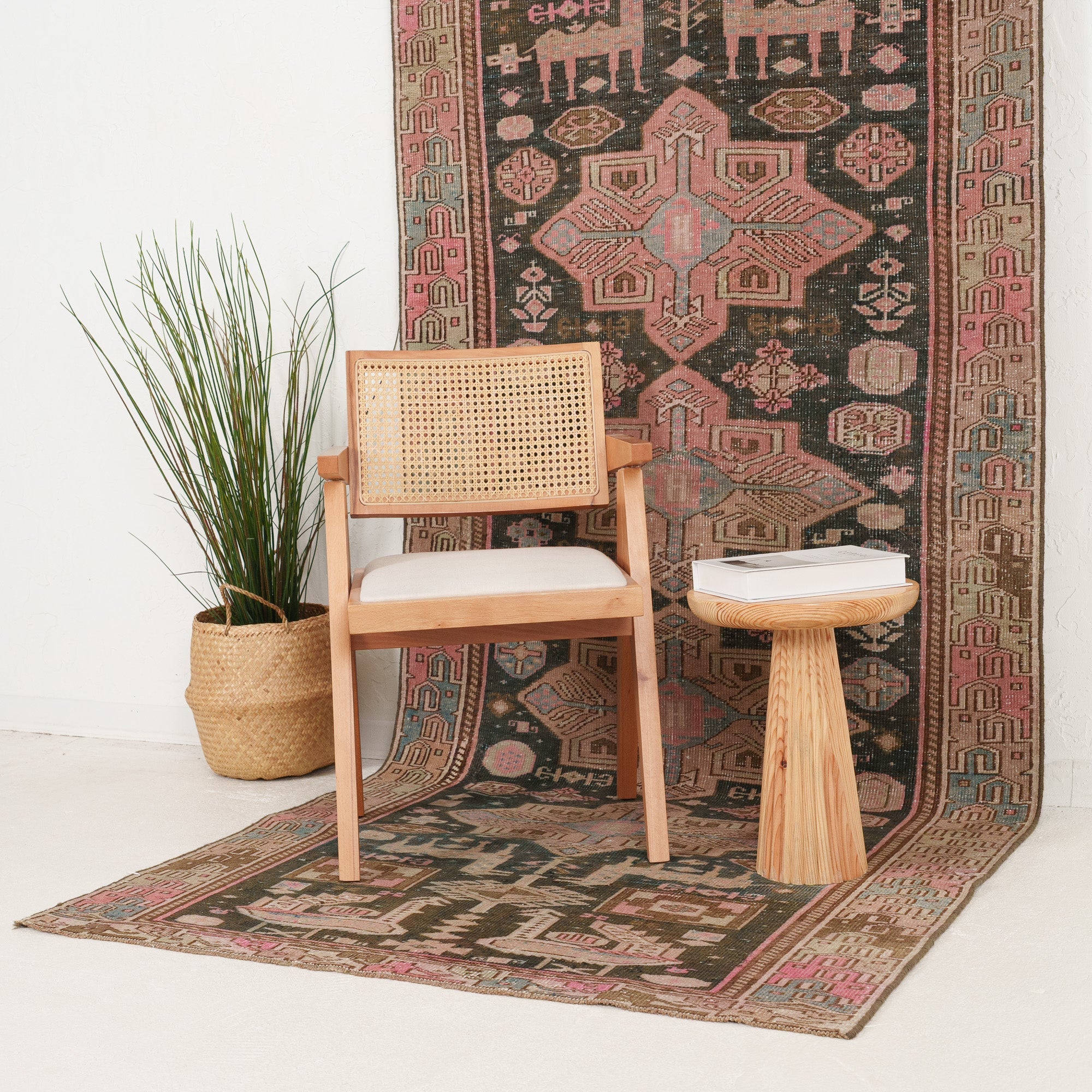 Uvaldavinda - Vintage Persian Area Rug
