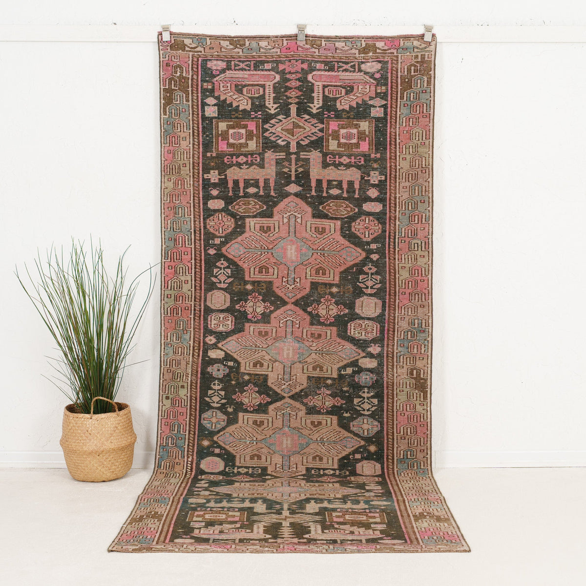 Uvaldavinda - Vintage Persian Area Rug