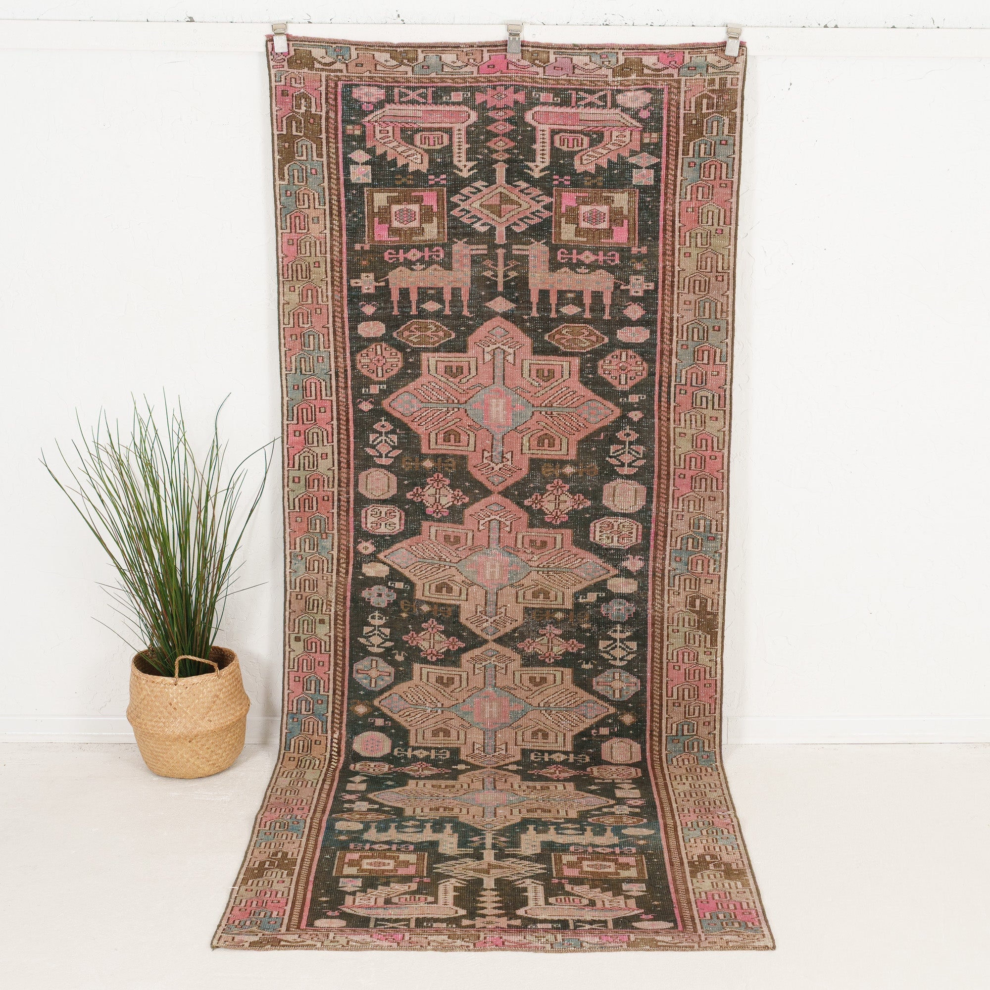 Uvaldavinda - Vintage Persian Area Rug