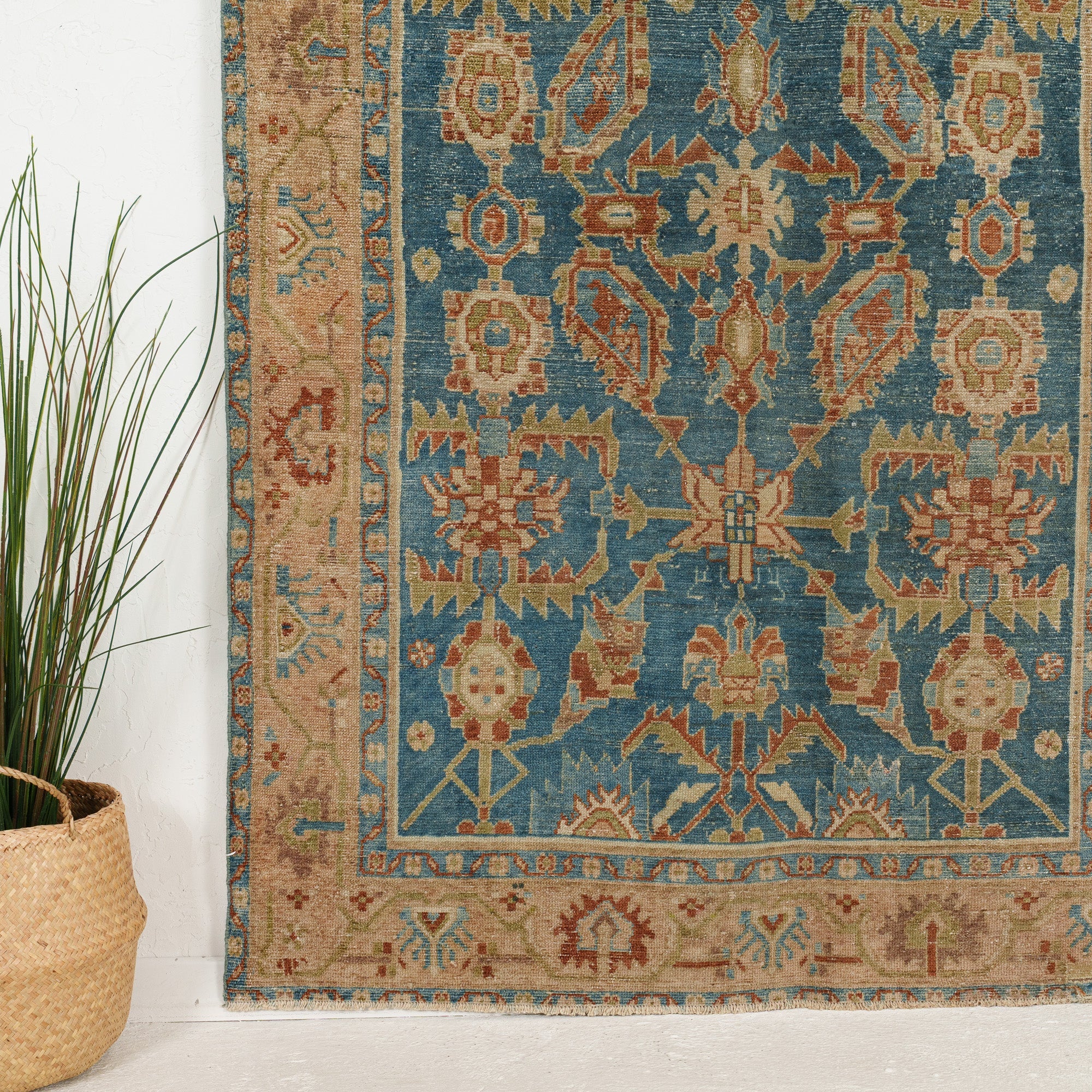 Almodis - Vintage Persian Small Rug