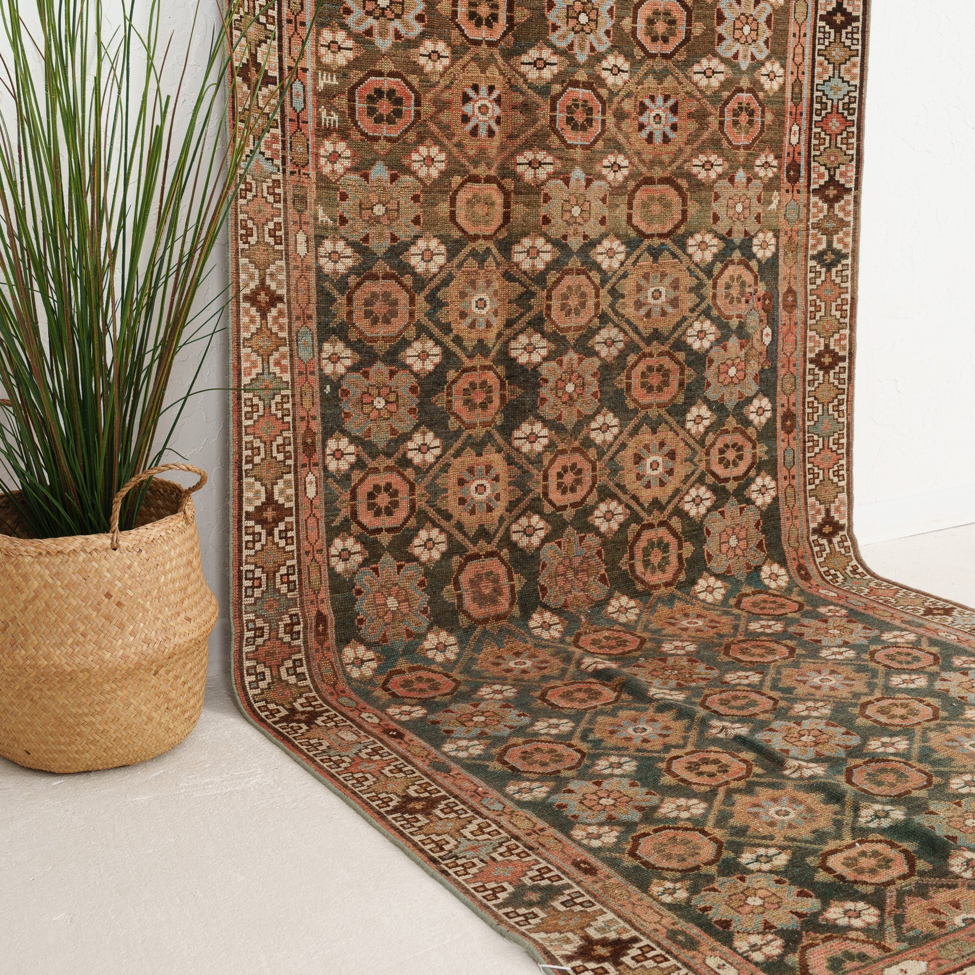 Bedrusa - Vintage Persian Area Rug