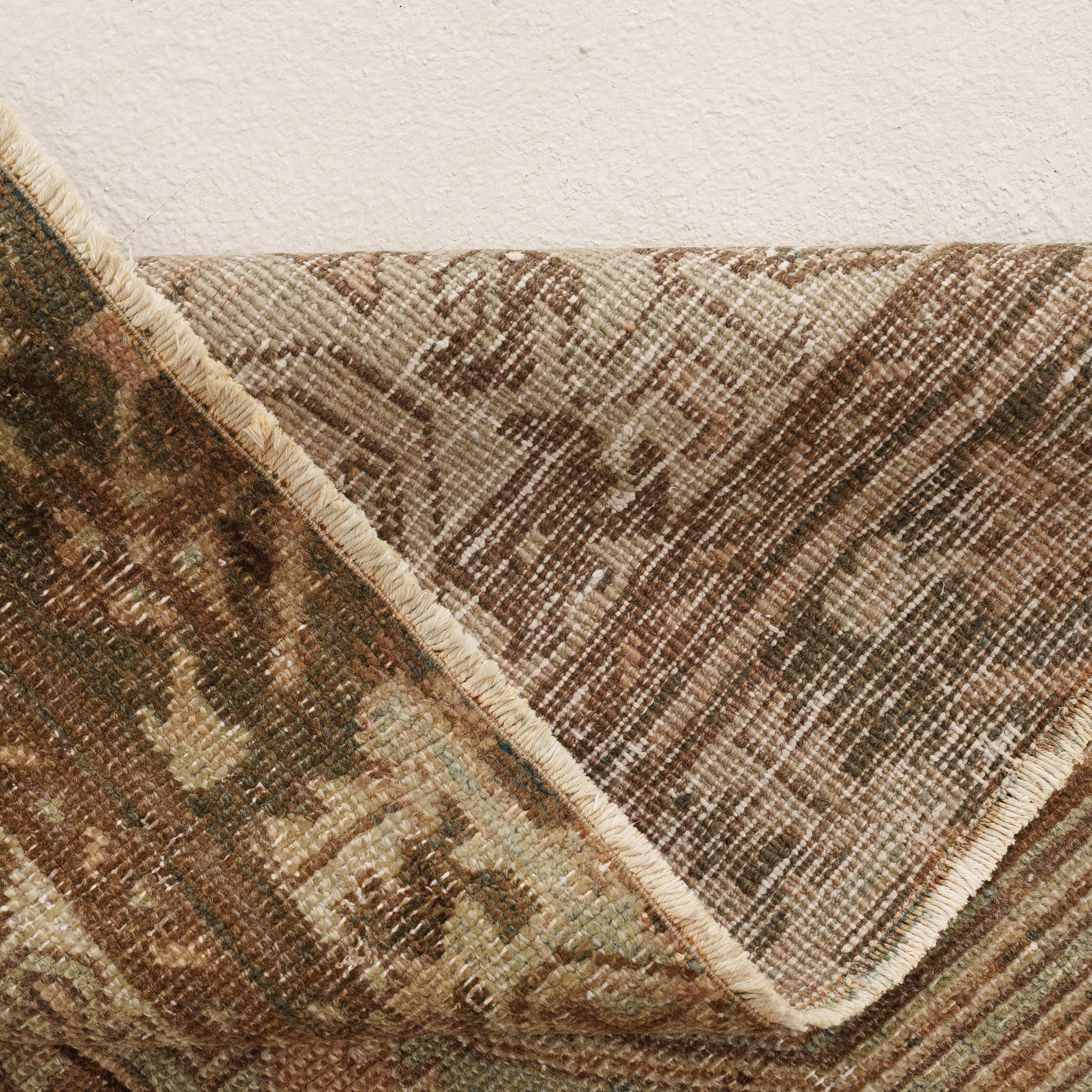 7x10 Beige Area Rug