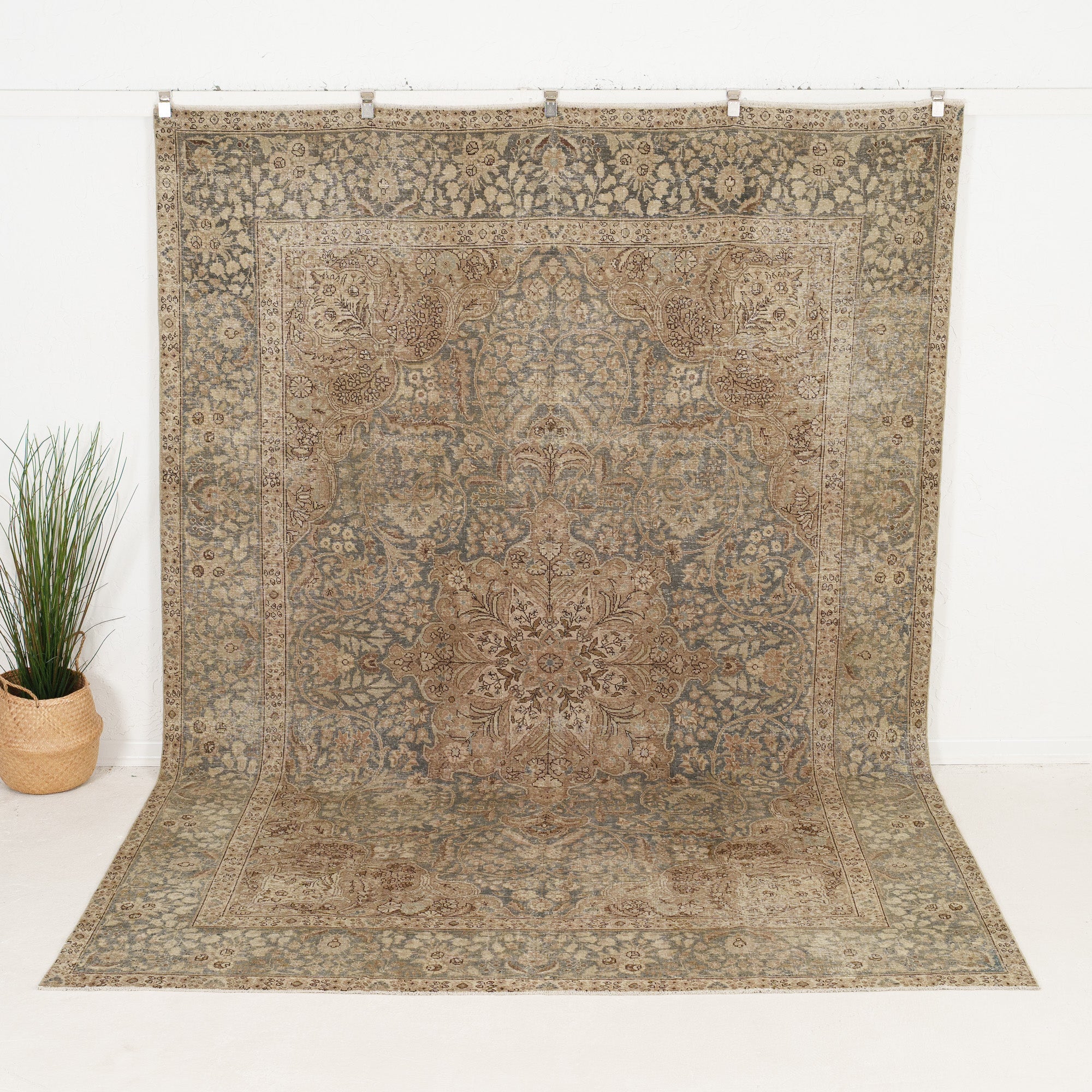 Idalvoria - Vintage Persian Area Rug
