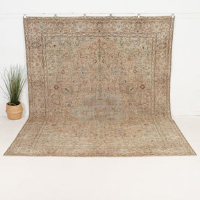 Idalvris - Vintage Persian Area Rug