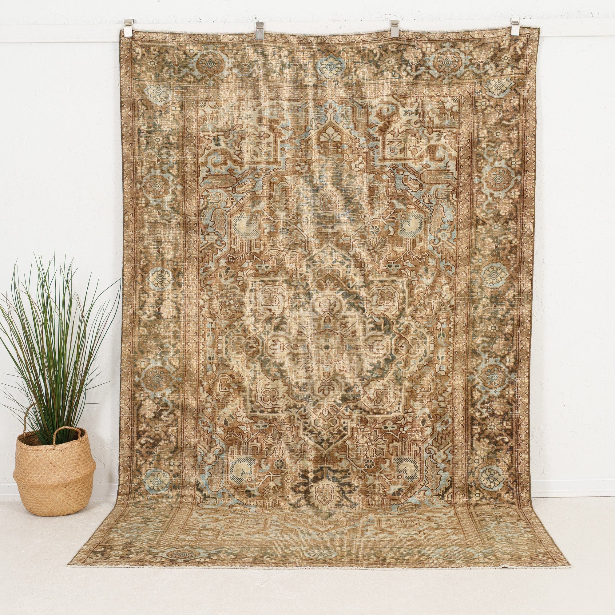Zelvanica - Vintage Persian Area Rug