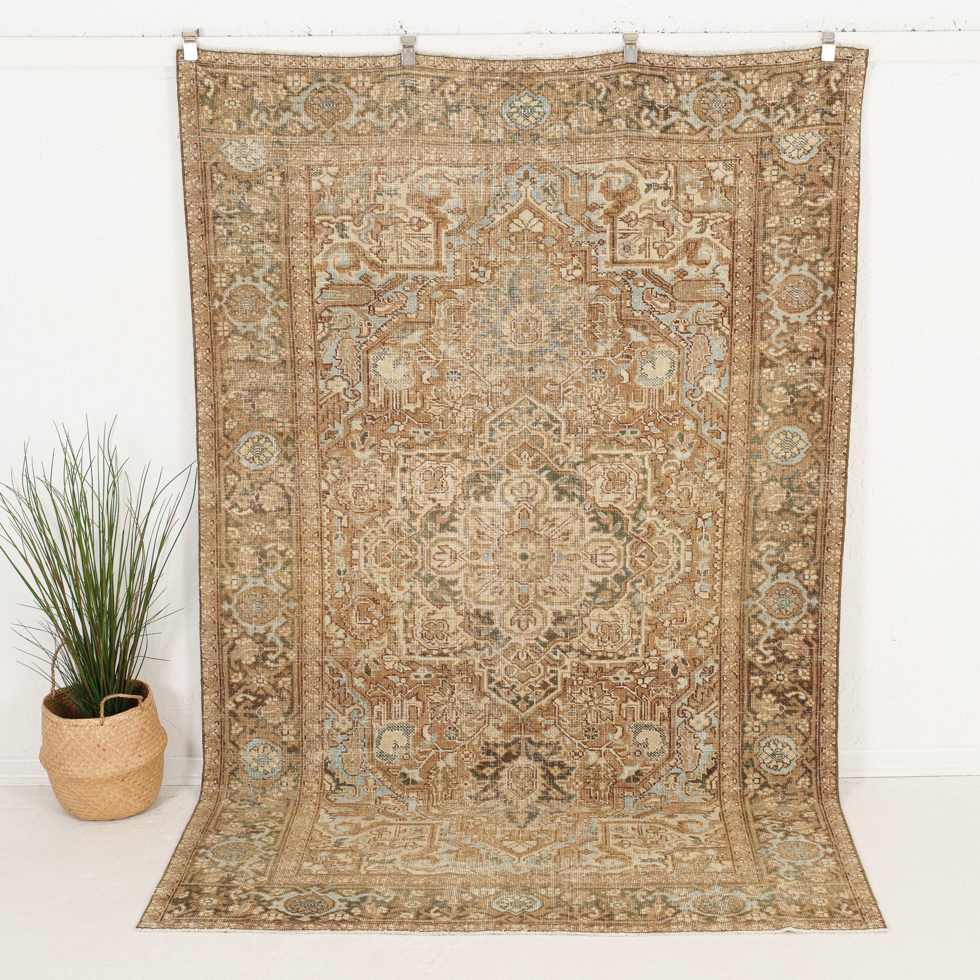 Zelvanica - Vintage Persian Area Rug
