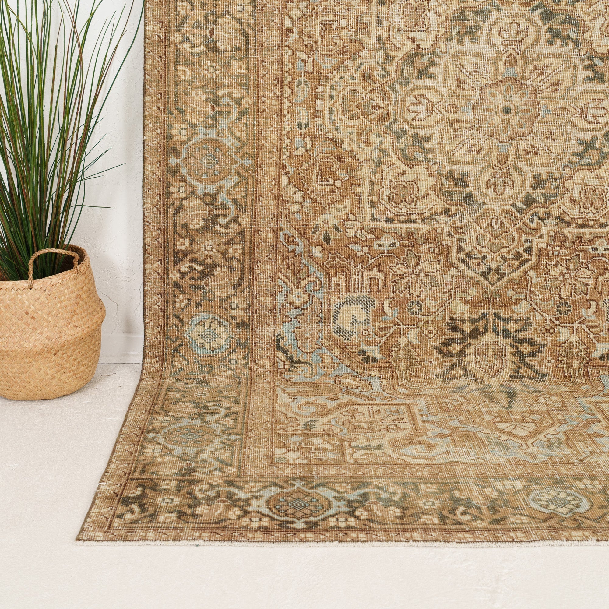 Zelvanica - Vintage Persian Area Rug