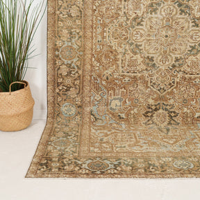 Zelvanica - Vintage Persian Area Rug