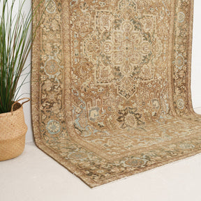 Zelvanica - Vintage Persian Area Rug