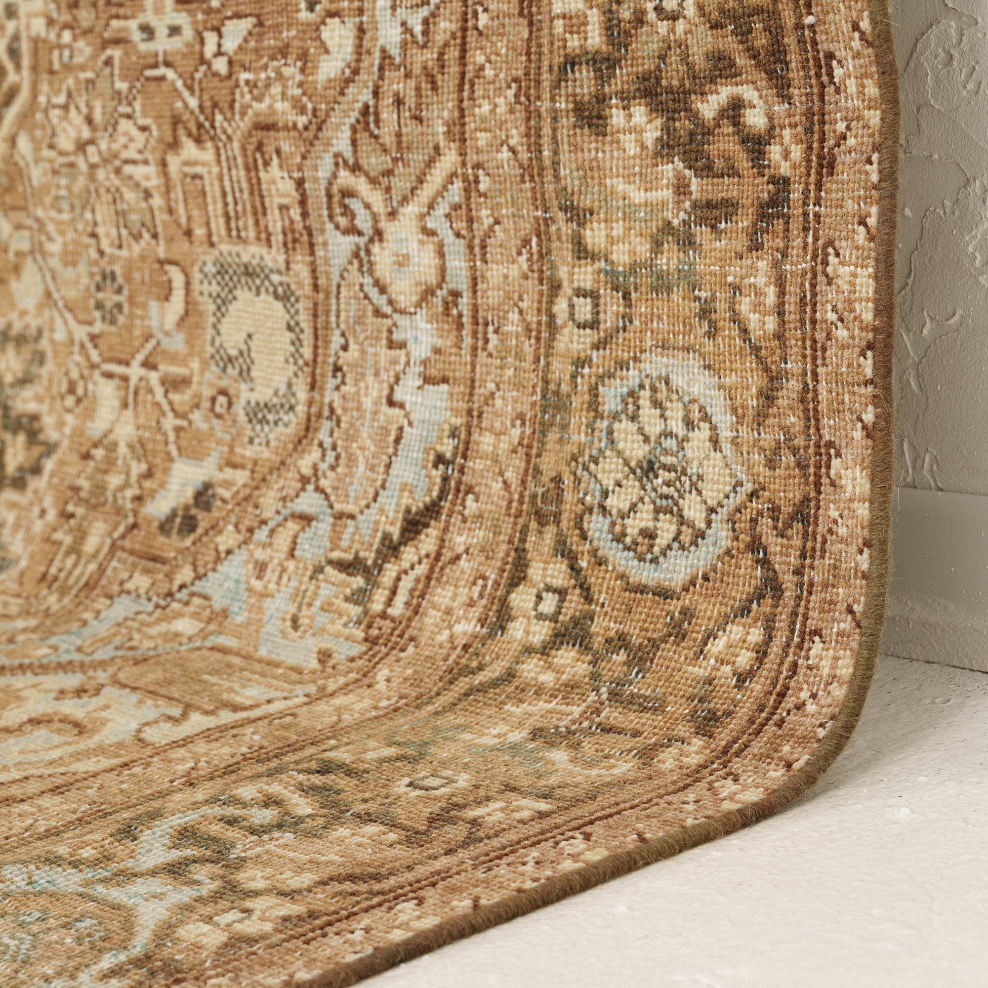 Zelvanica - Vintage Persian Area Rug
