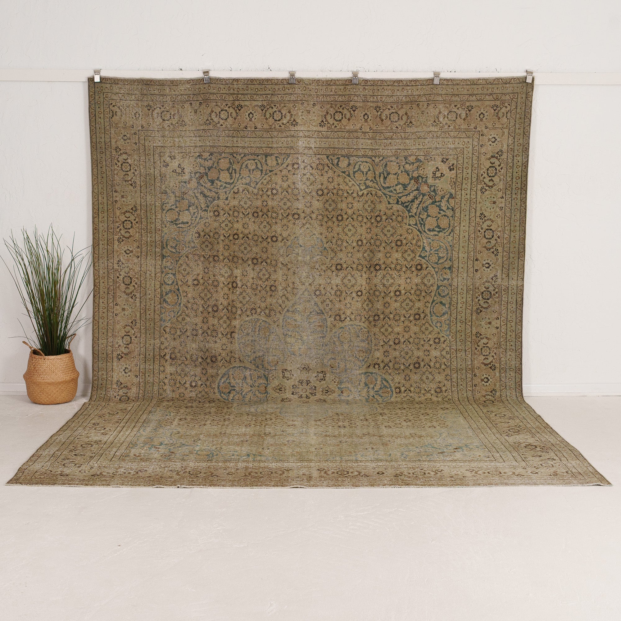 Handmade Persian Area Rug