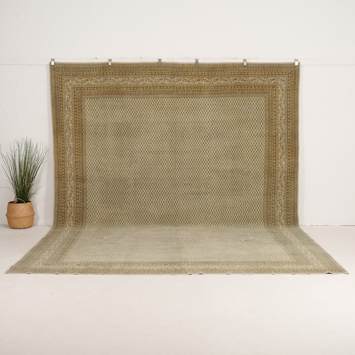 Handmade Persian Area Rug