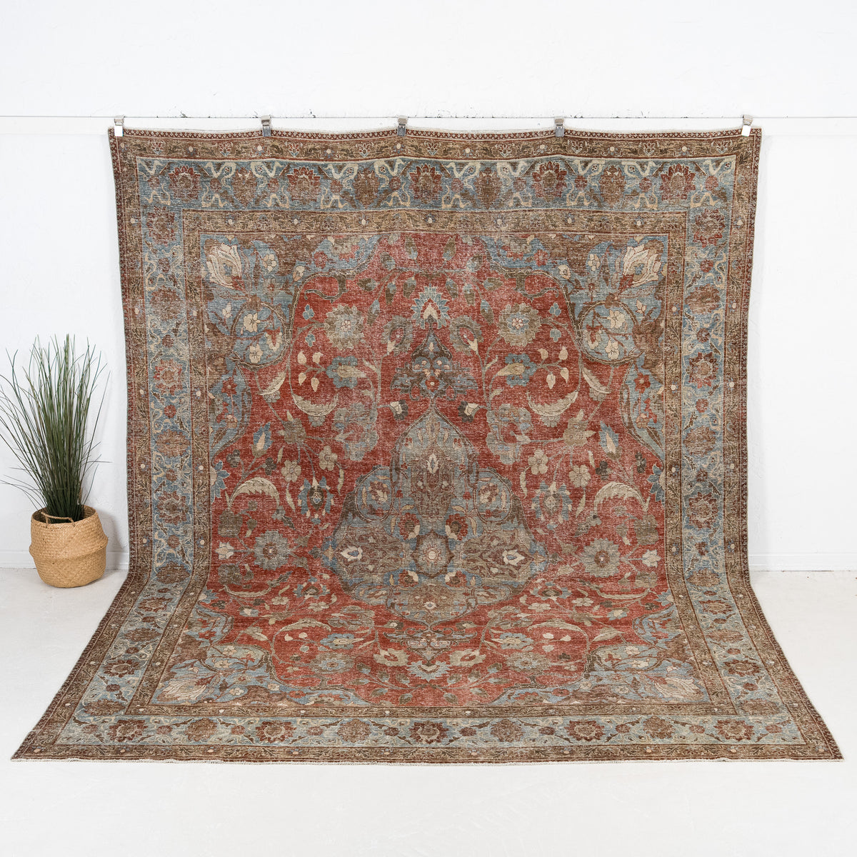 Vigilina - Vintage Persian Area Rug