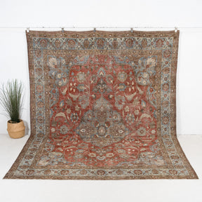 Vigilina - Vintage Persian Area Rug