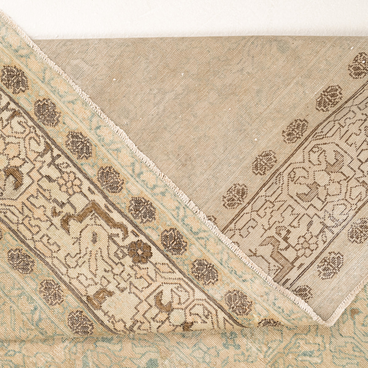 10x18 Beige Area Rug