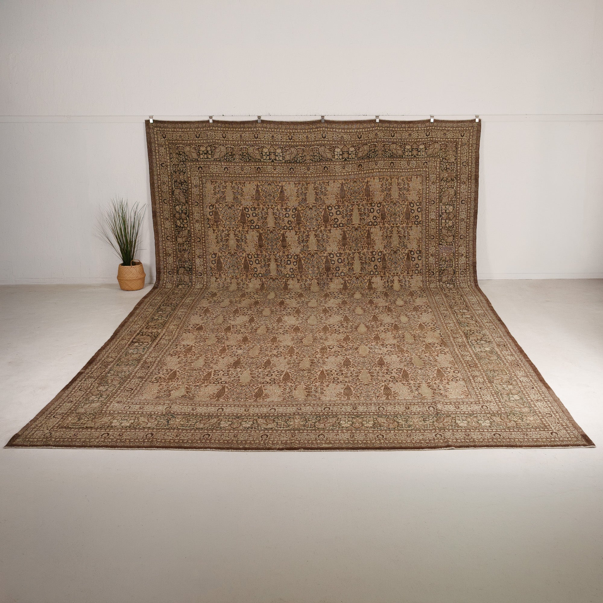 Favia - Vintage Persian Area Rug