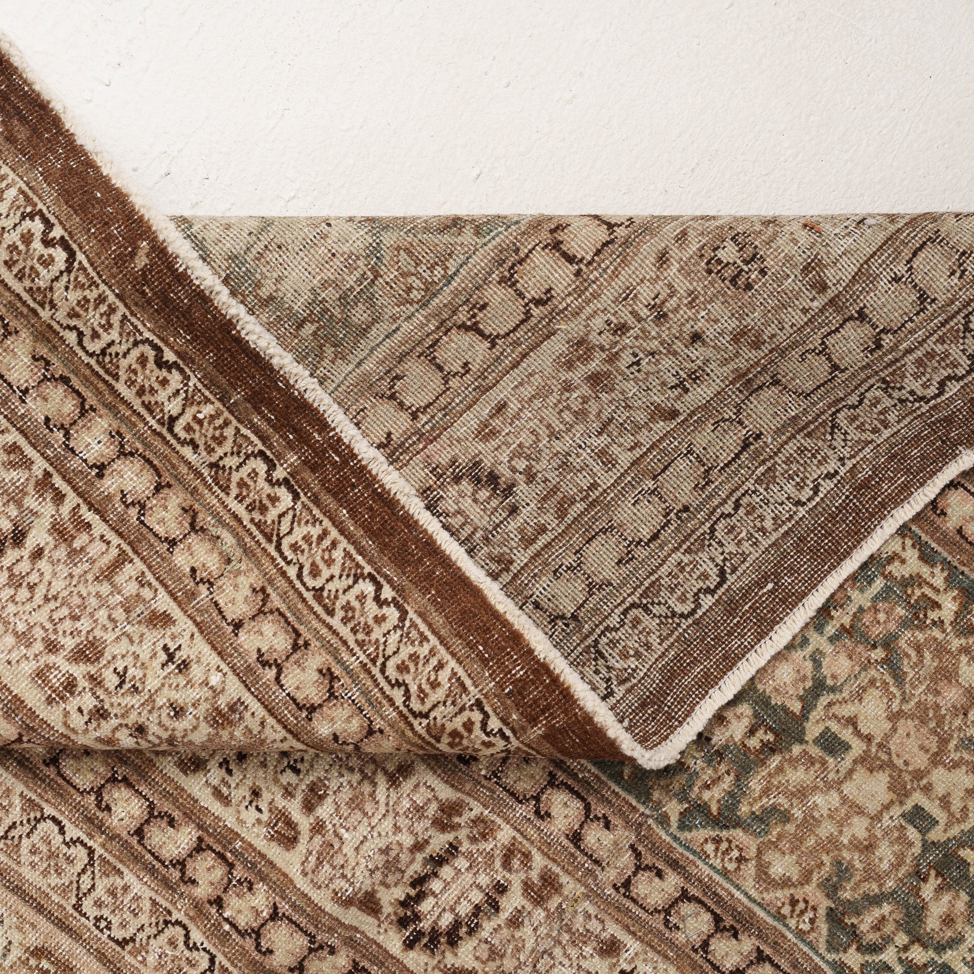 13x20 Beige Area Rug