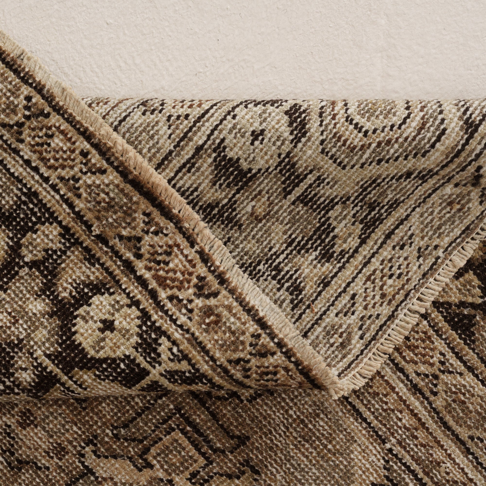 7x10 Beige Area Rug