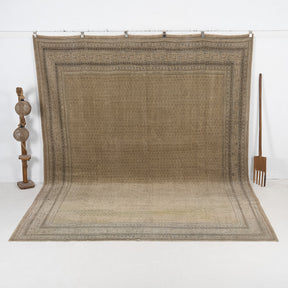 Undoria - Vintage Persian Area Rug