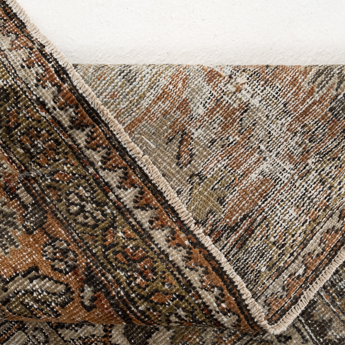 8x12 Beige Area Rug