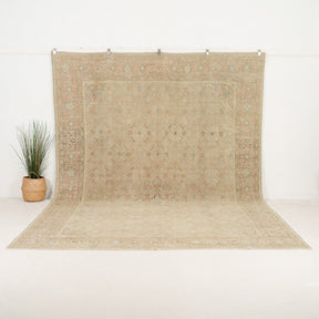 Ilavorya - Vintage Persian Area Rug
