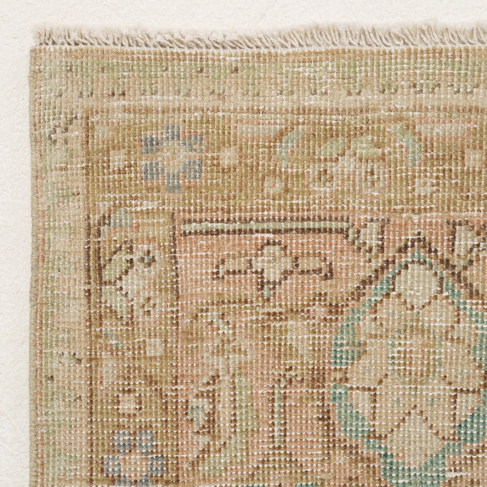 Ilavorya - Vintage Persian Area Rug