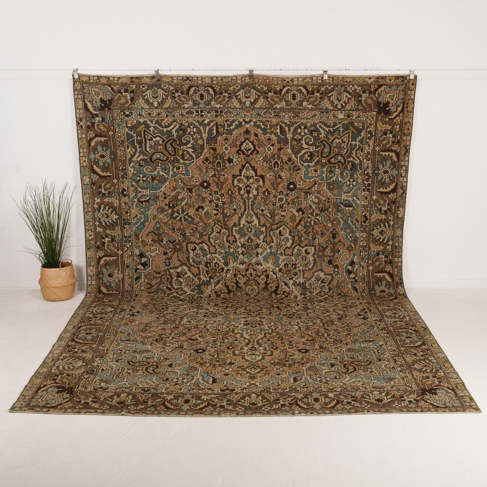 Felixinda - Vintage Persian Area Rug