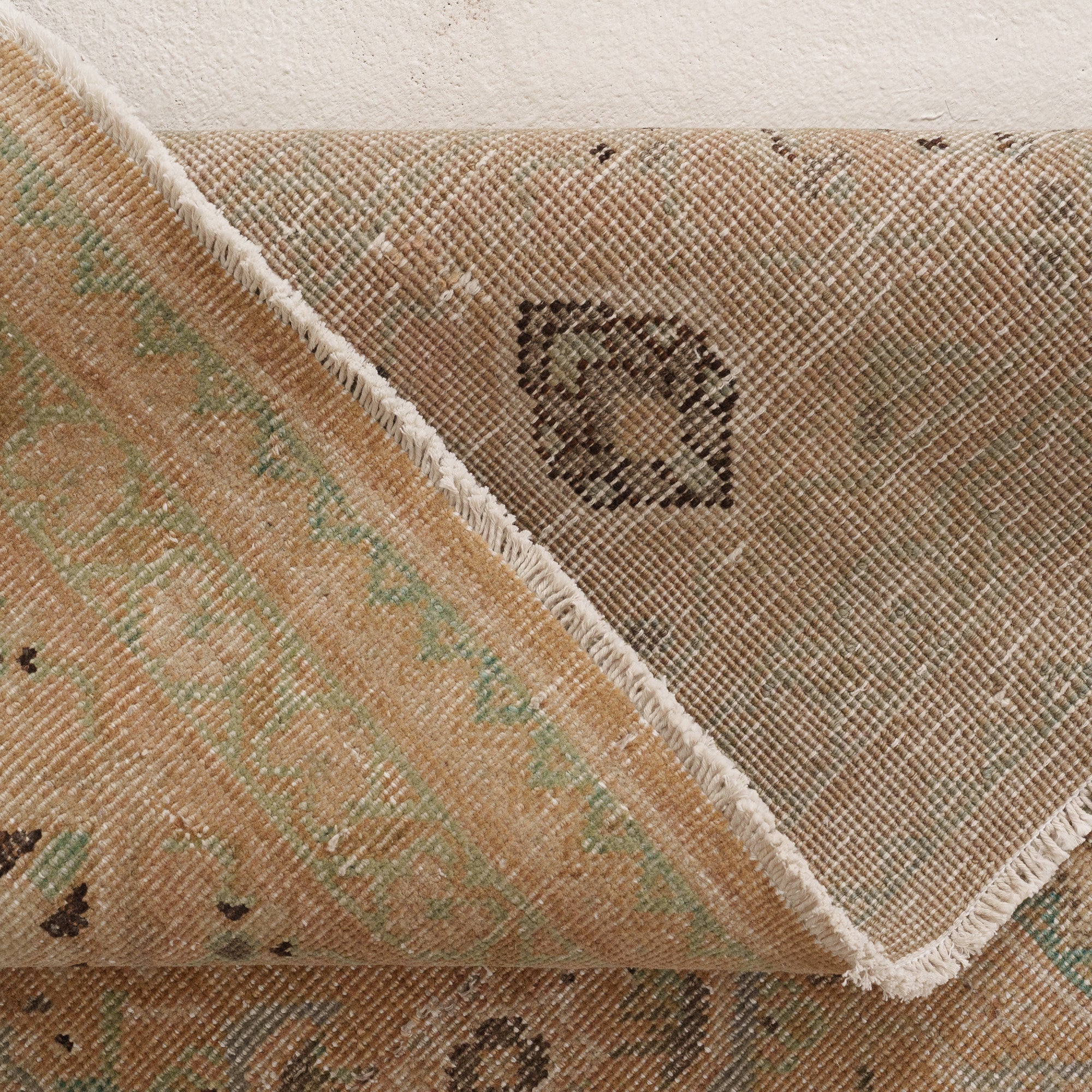 10x13 Beige Area Rug