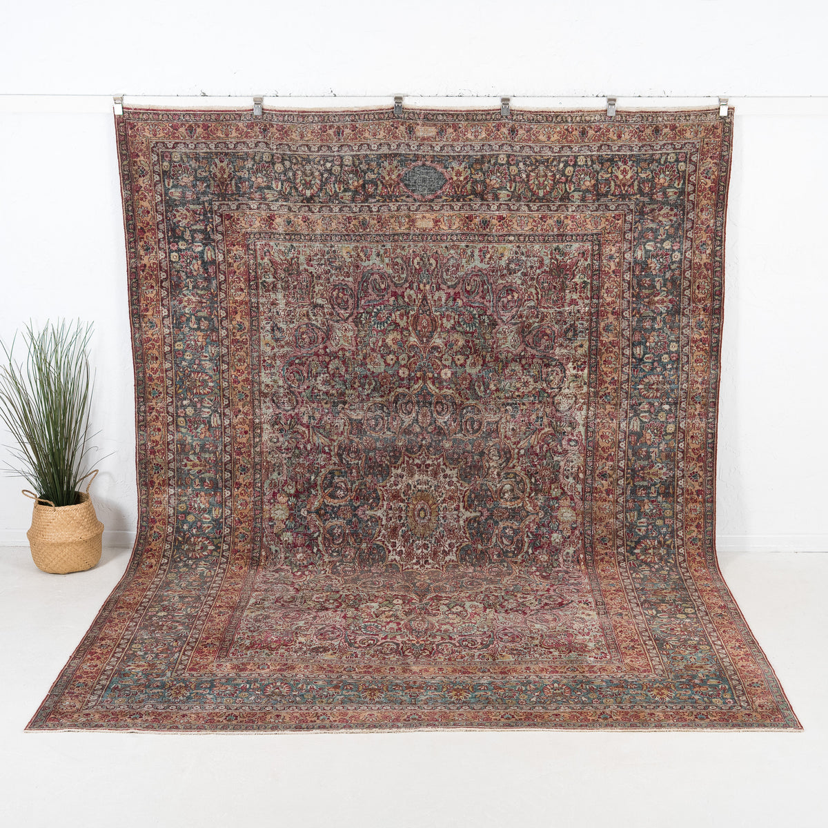 Simplicinia - Vintage Persian Area Rug