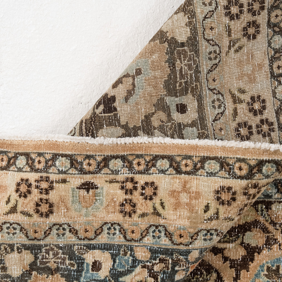 10x14 Beige Area Rug
