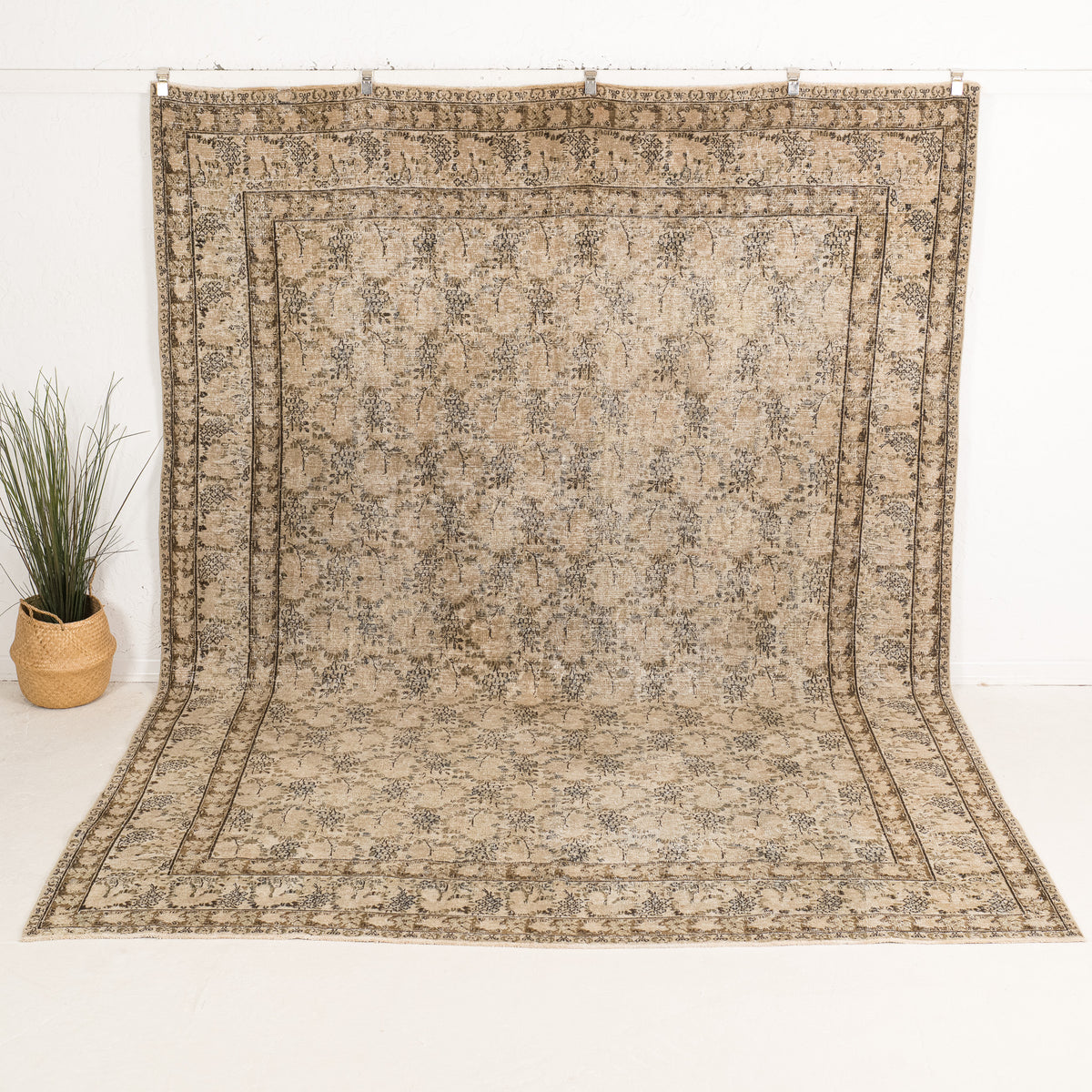 Ermentara - Vintage Persian Area Rug