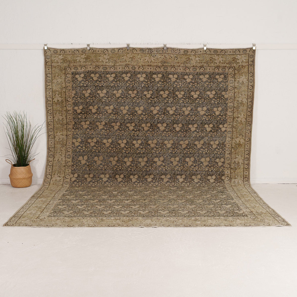 Handmade Persian Area Rug