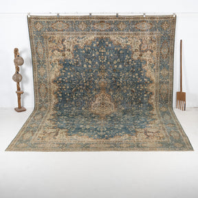 Venerandinia - Vintage Persian Area Rug