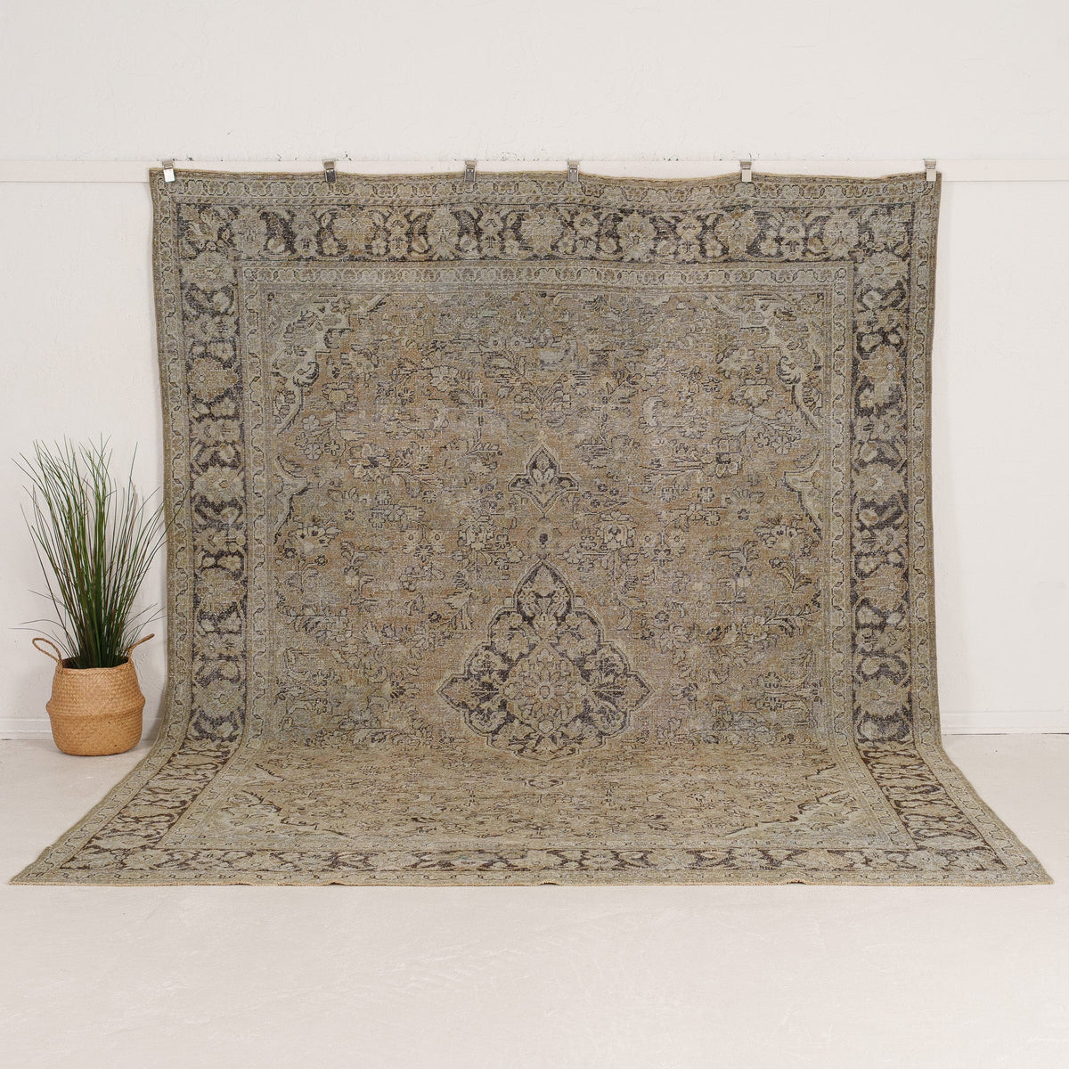 Handmade Persian Area Rug