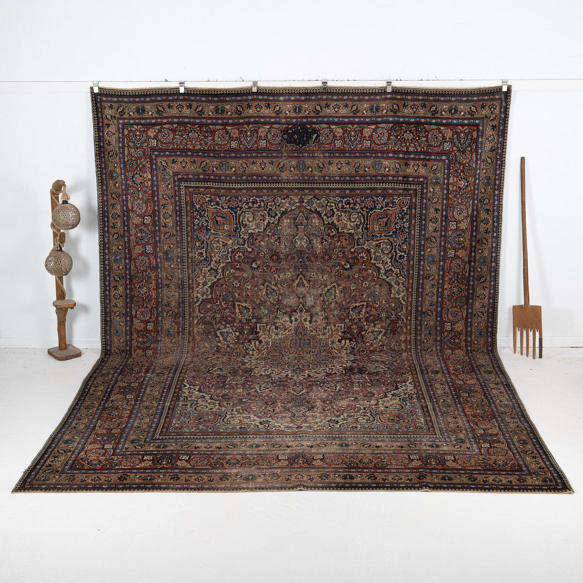 Petronelinia - Vintage Persian Area Rug