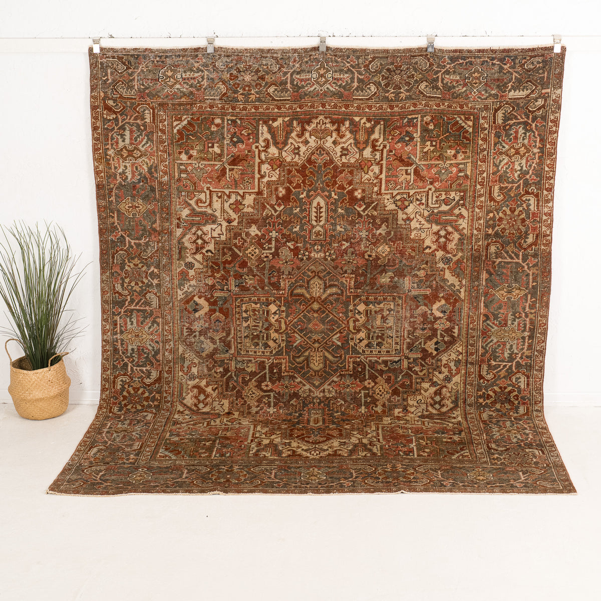 Xaverara - Vintage Persian Area Rug