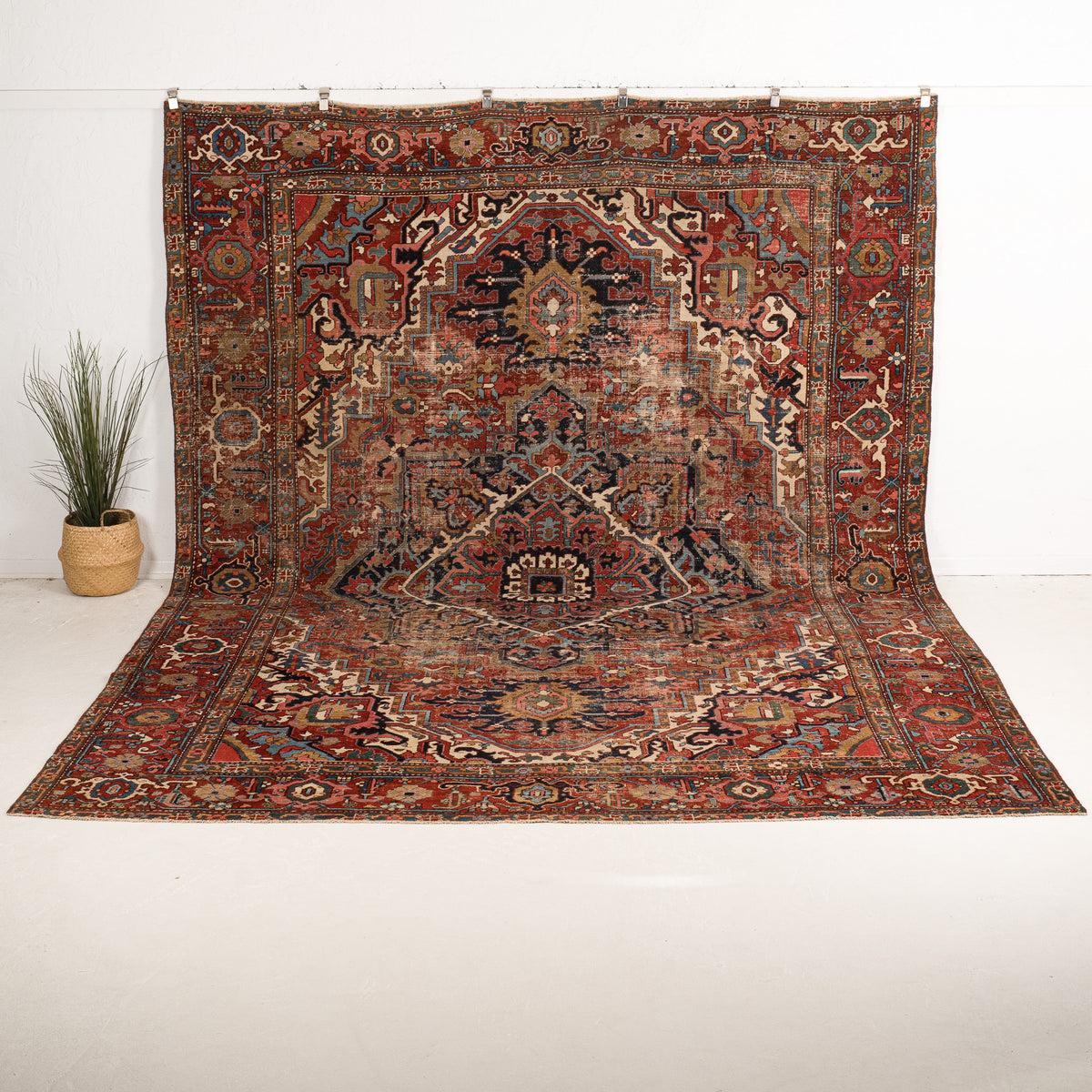 Nikoletara - Vintage Persian Area Rug