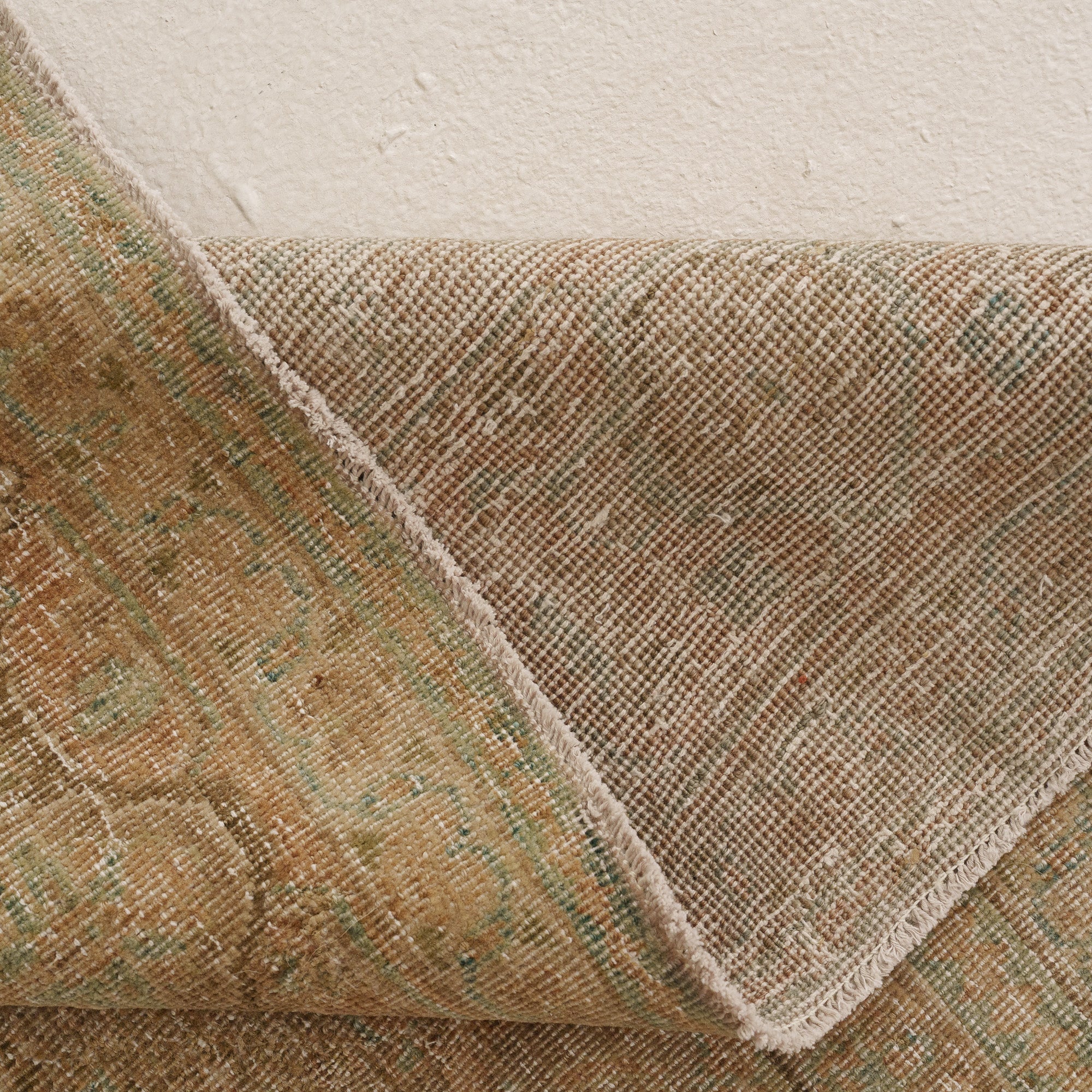 7x10 Beige Area Rug
