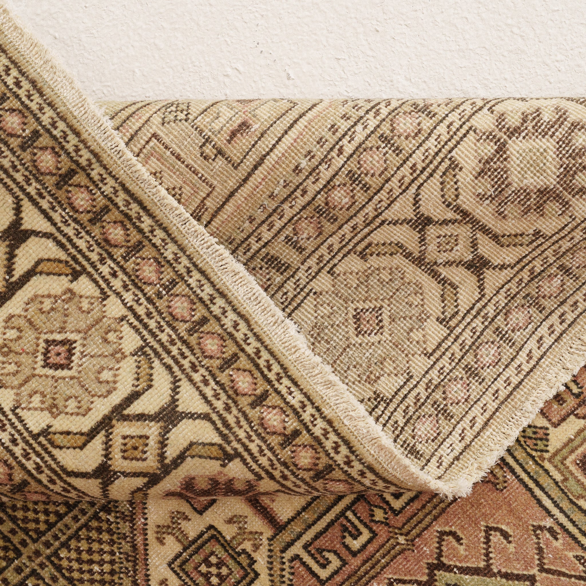 7x10 Beige Area Rug