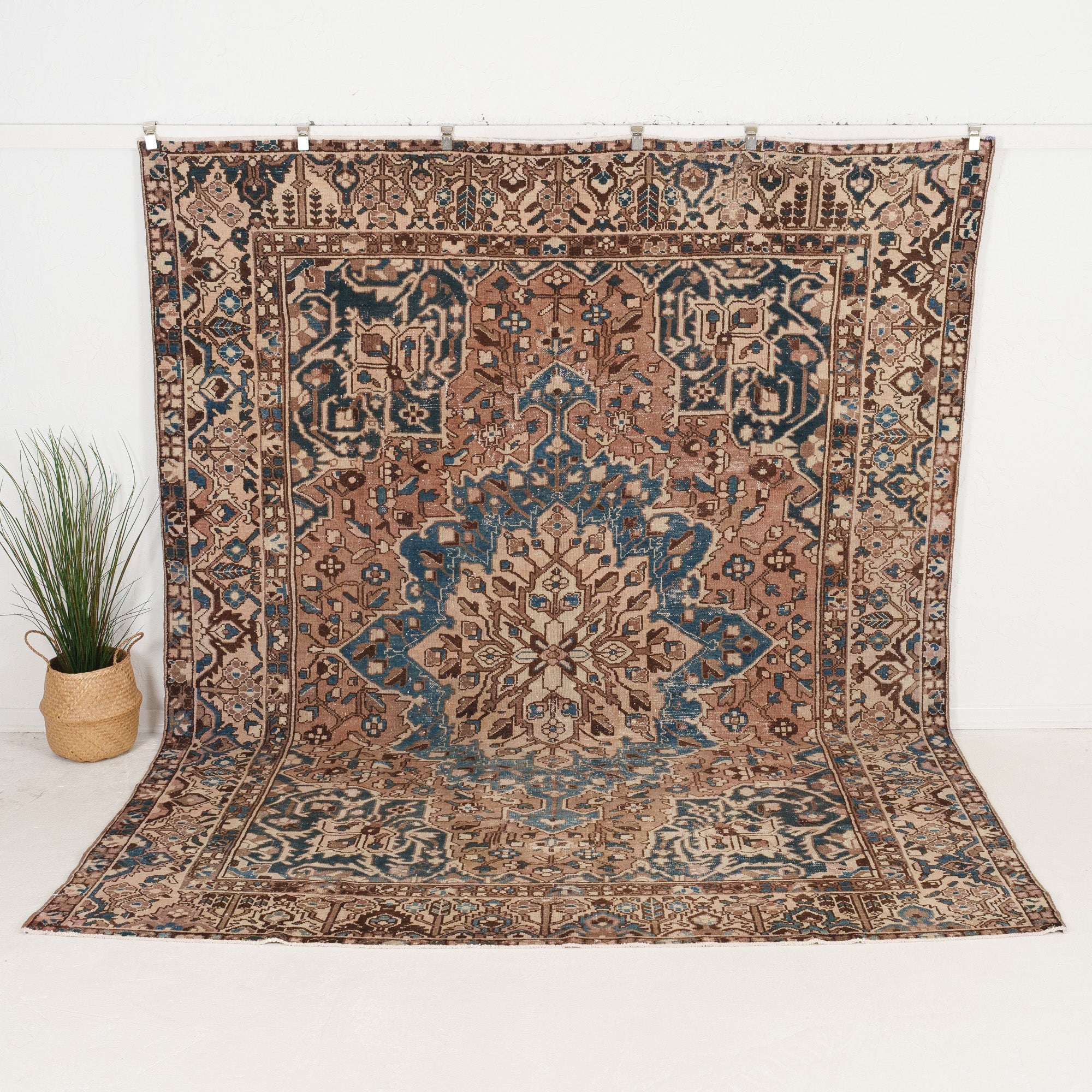 Kelvora - Vintage Persian Area Rug