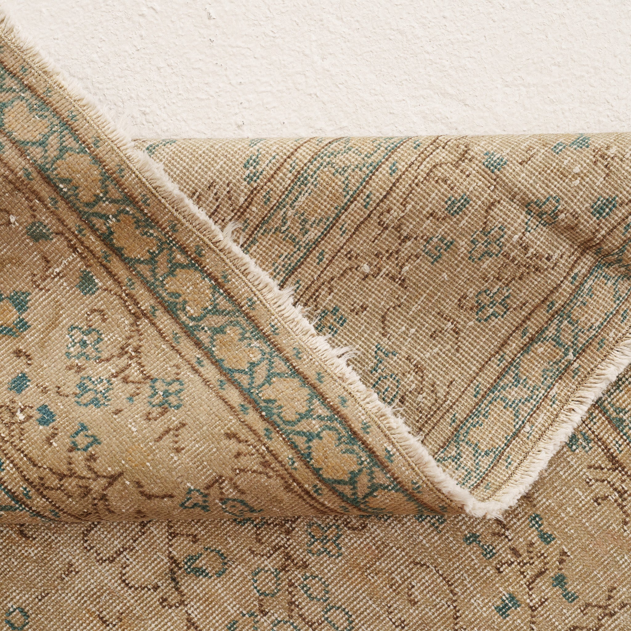 6x9 Beige Area Rug