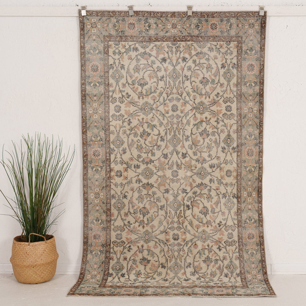 5' x 8' - Vintage Turkish Area Rug, Beige - Magdalinia | Kuden Rugs