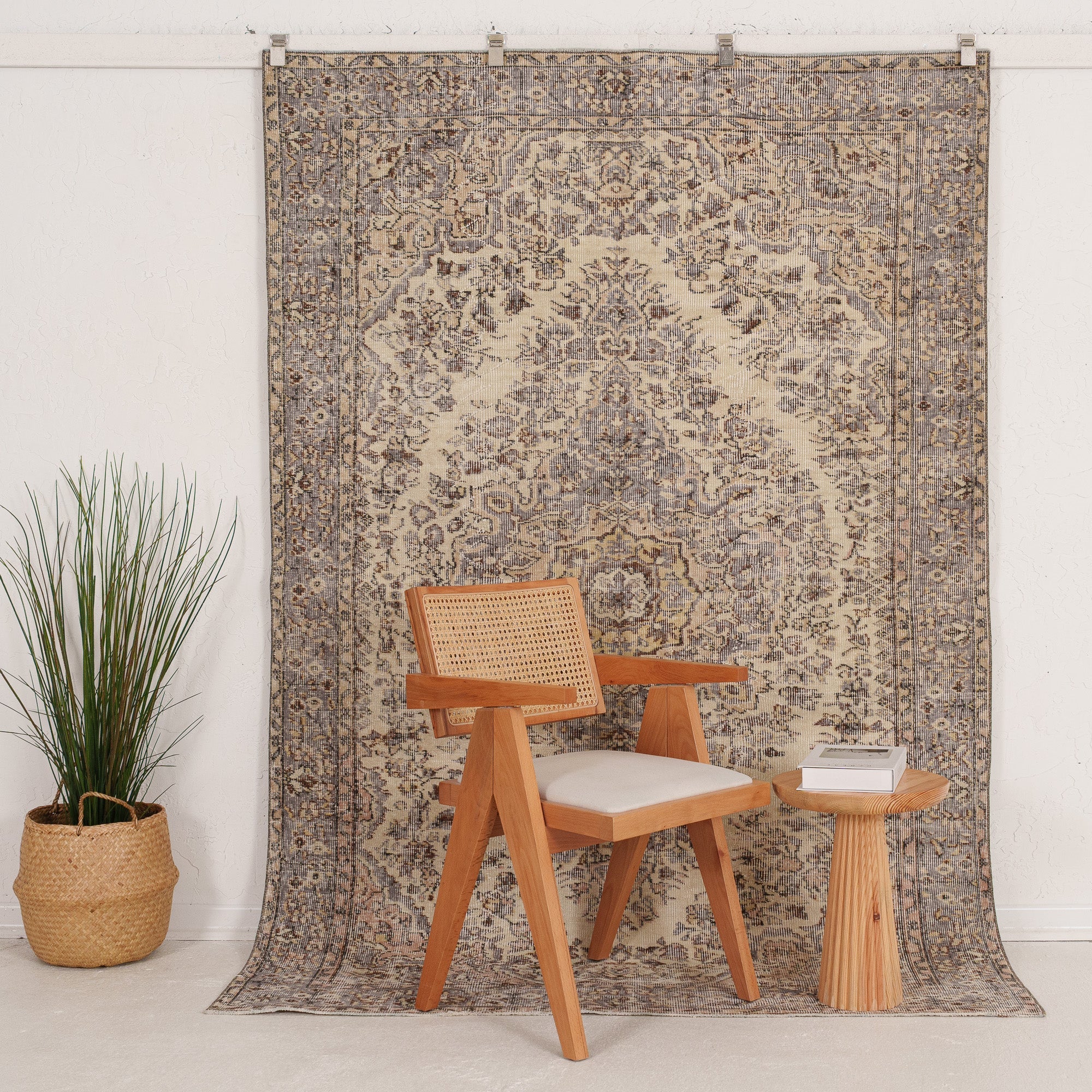 5' x 8' - Vintage Turkish Area Rug, Beige - Juninia | Kuden Rugs