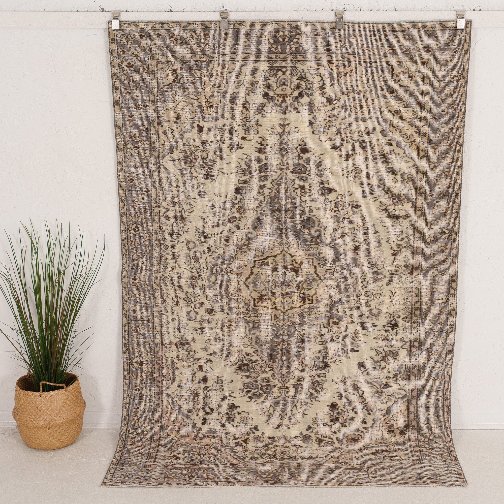 5' x 8' - Vintage Turkish Area Rug, Beige - Juninia | Kuden Rugs