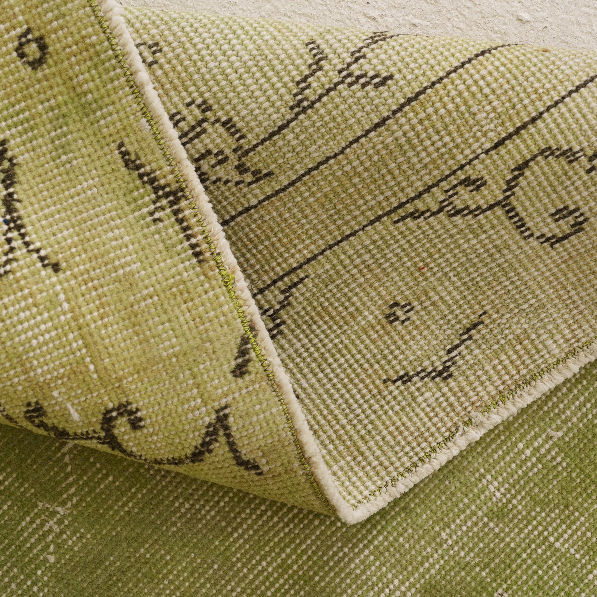 5x9 Green Area Rug