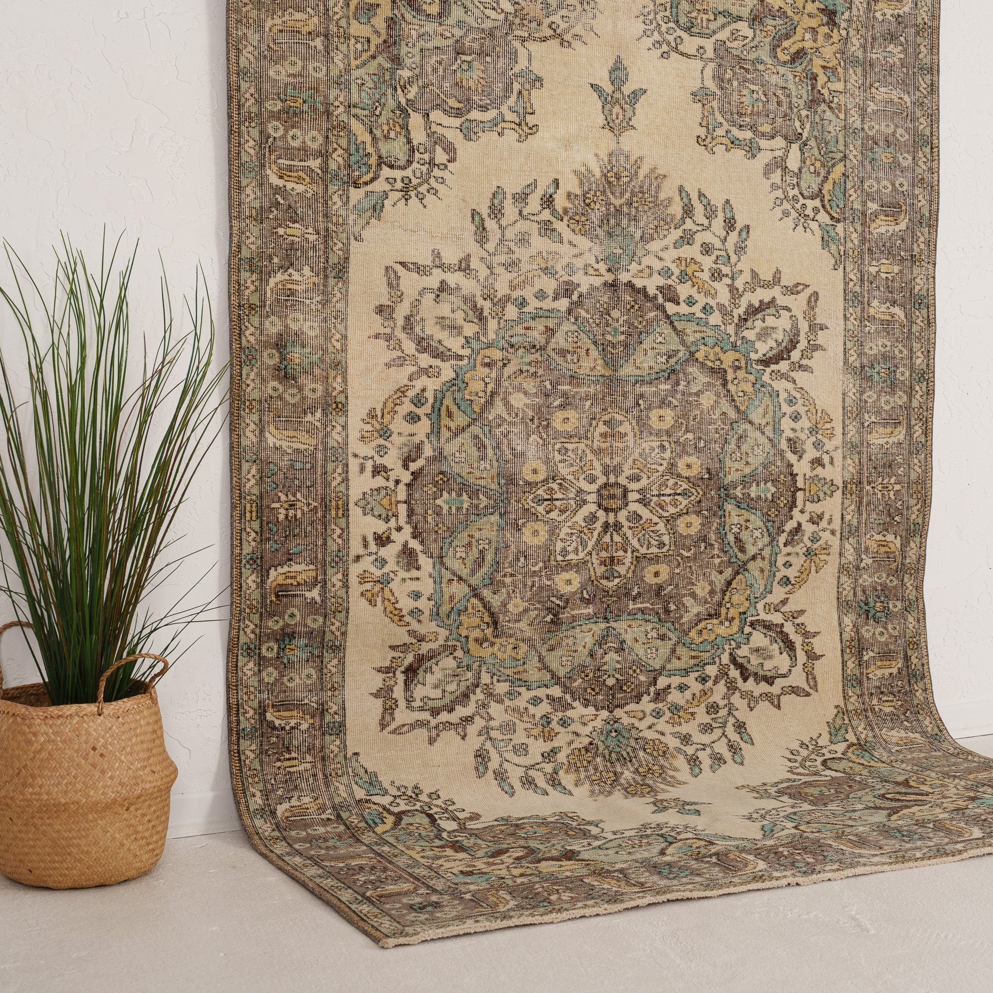 6' x 9' - Vintage Turkish Area Rug, Beige - Jessaminda | Kuden Rugs
