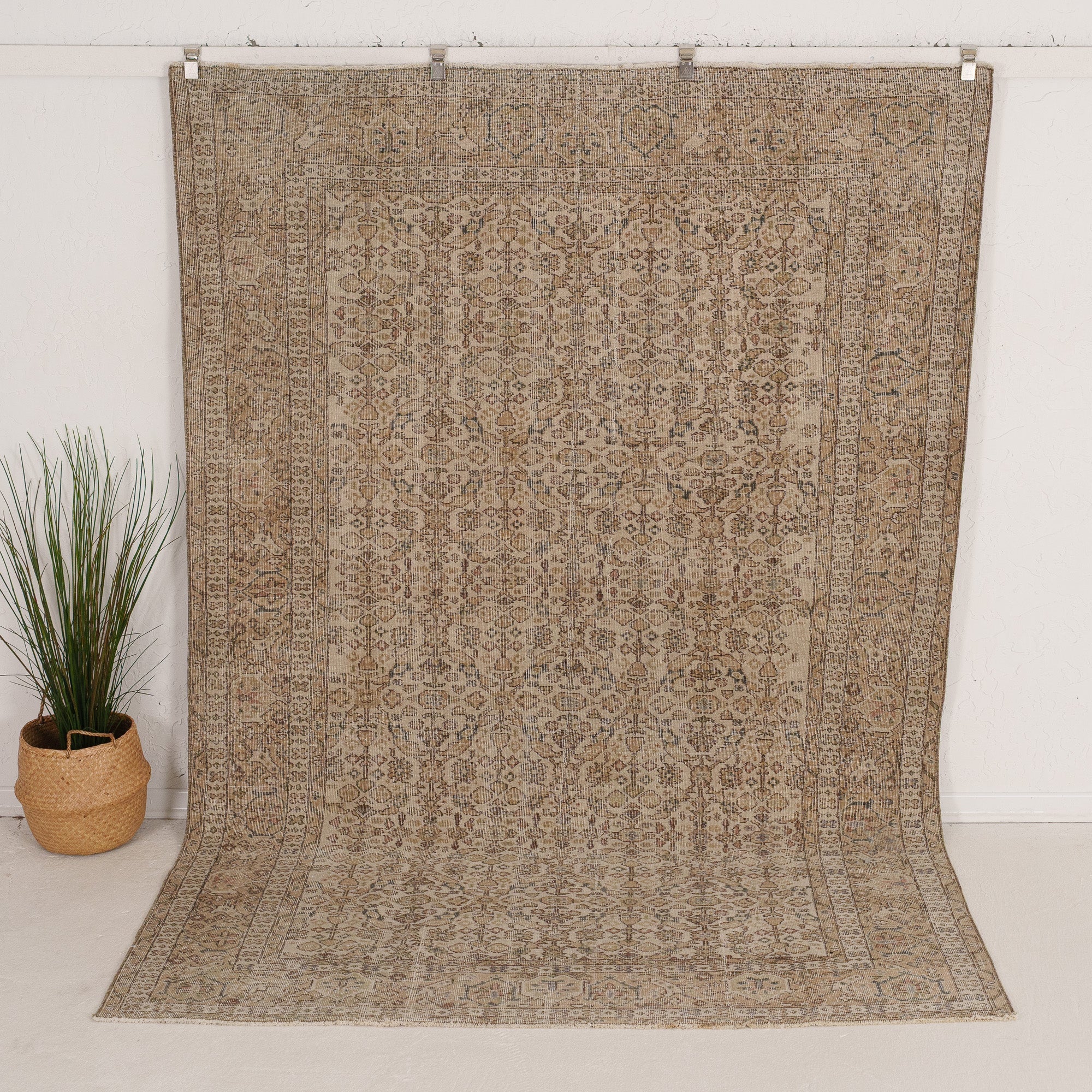 Haldvinia - Vintage Turkish Area Rug